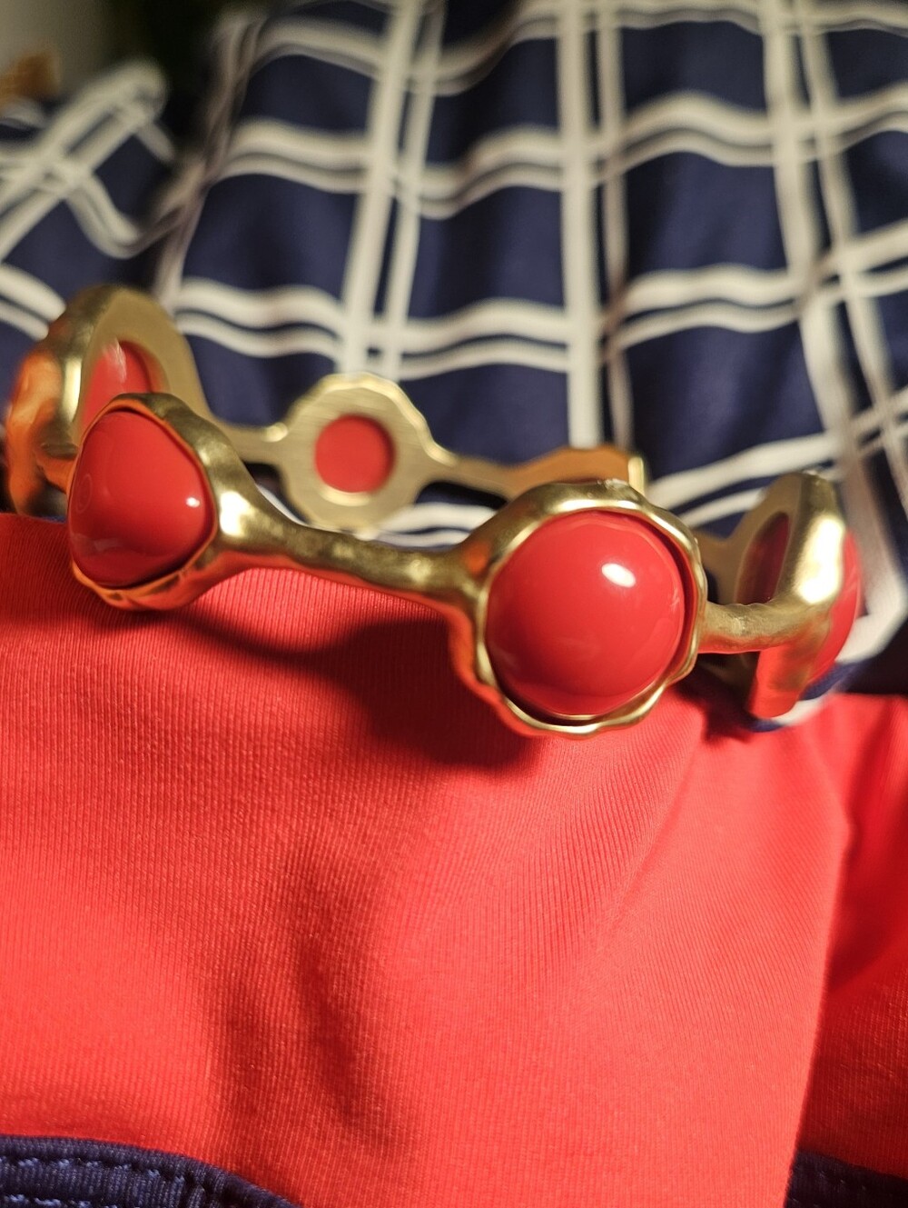 Red Bangle Bracelet, Brass Bangle L, Womens Gifts, Womens Bracelet - Picture 4 of 4